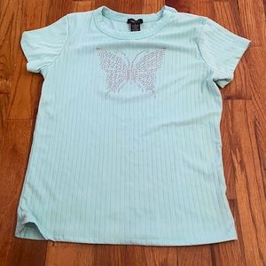 Pretty, in style blue butterfly crop top